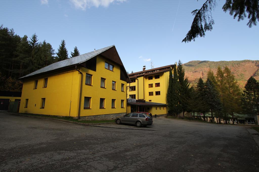 Hotel Smrecina Low Tatras Екстер'єр фото